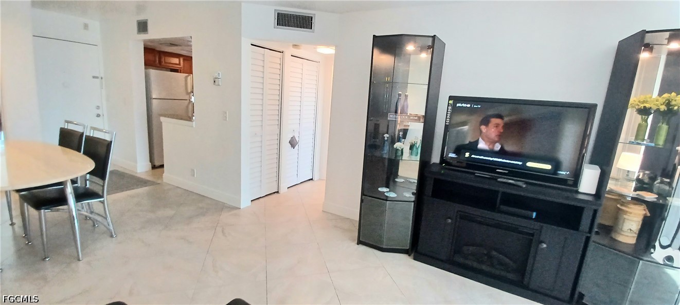 1 Bed Waterfront Home for Sale in Schooner Bay, photo 15