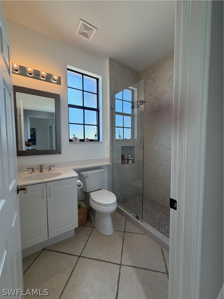 3 Bed SingleFamilyResidence for Sale in Naples, FL, $450,000 — photo 15