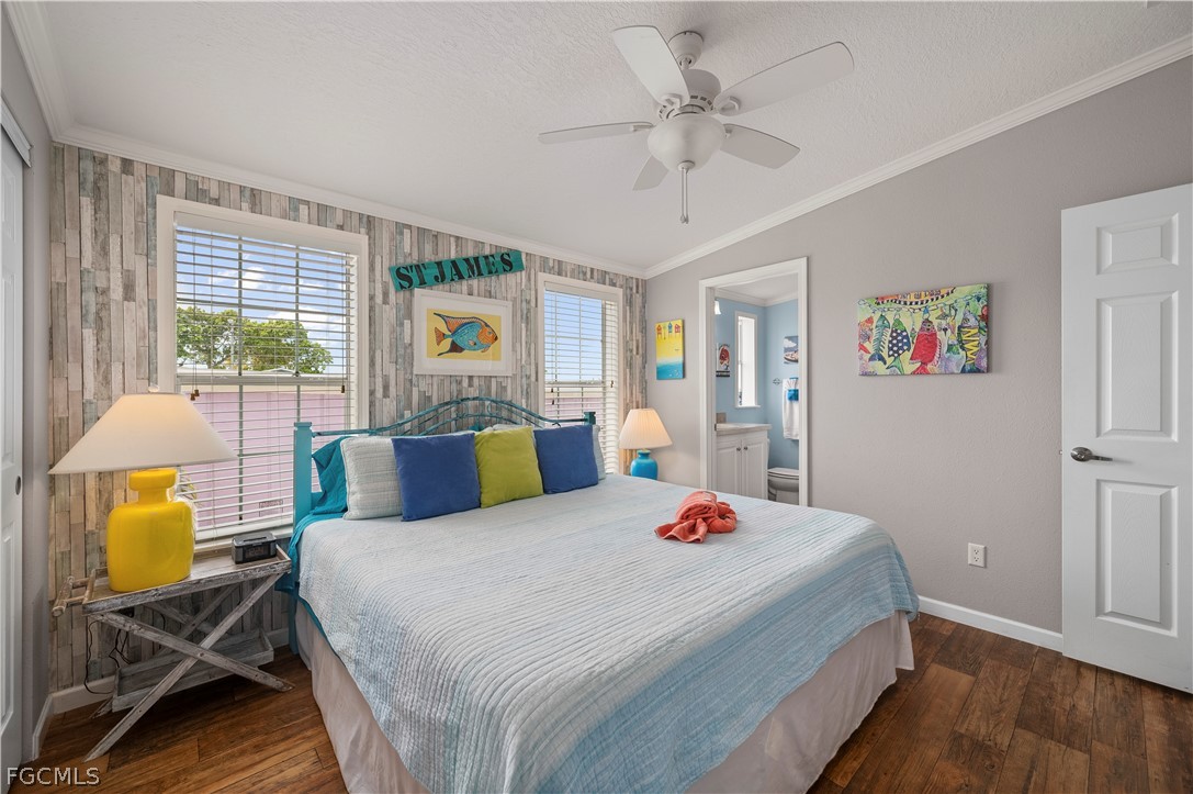2 Bed Waterfront Home for Sale in Matlacha, FL, $299,900 — photo 15