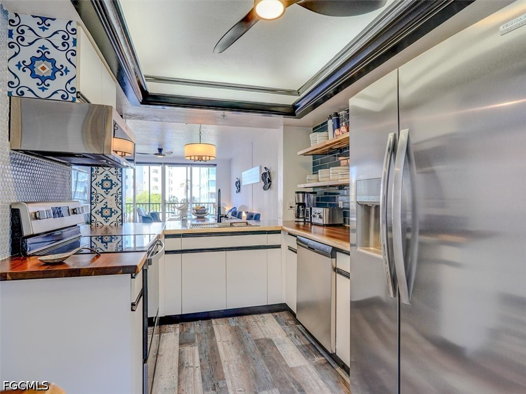 2 Bed Waterfront Home for Sale in Hibiscus Pointe, FL — photo 15