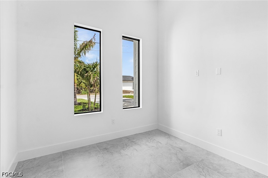 3 Bed SingleFamilyResidence for Sale in Lehigh Acres, photo 15