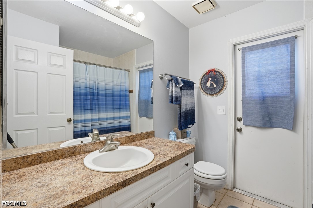 3 Bed Pool Home for Sale in San Carlos Park, photo 15