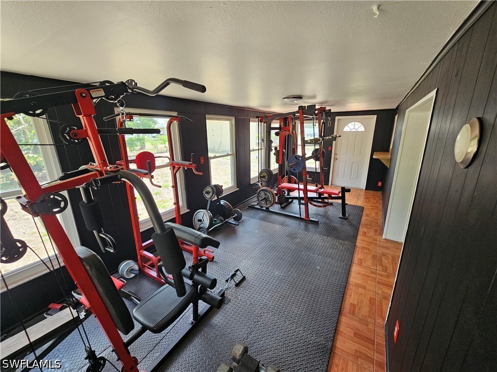 3 Bed SingleFamilyResidence for Sale in Parkwood, FL — photo 15