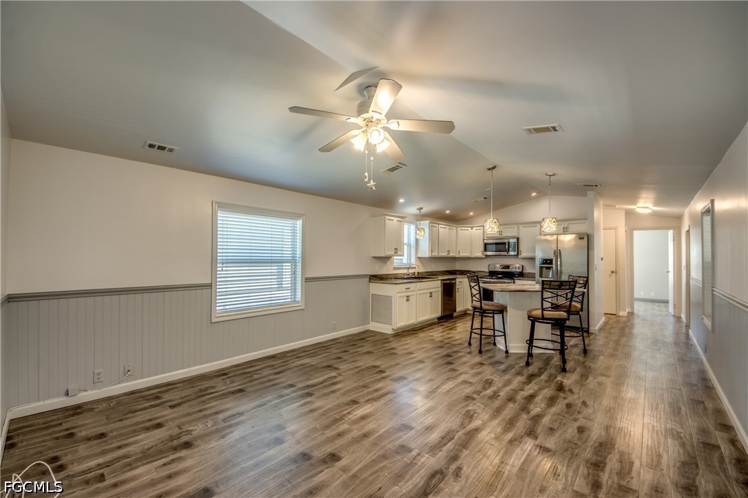 2 Bed ManufacturedHome for Sale in Pine Island Cove, photo 15