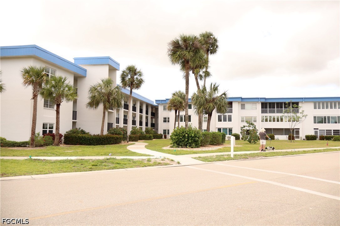 2 Bed Condominium for Sale in Seven Lakes, FL, $75,000 — photo 15