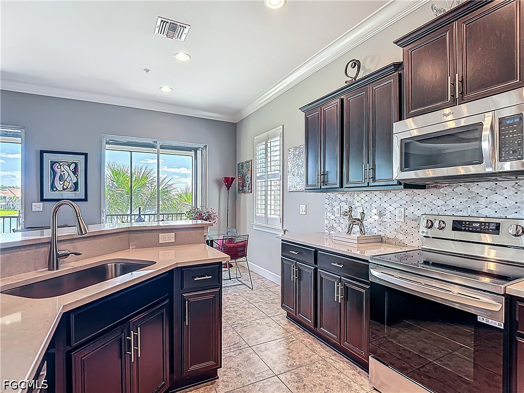 3 Bed Waterfront Home for Sale in Somerset, FL, $465,000 — photo 15