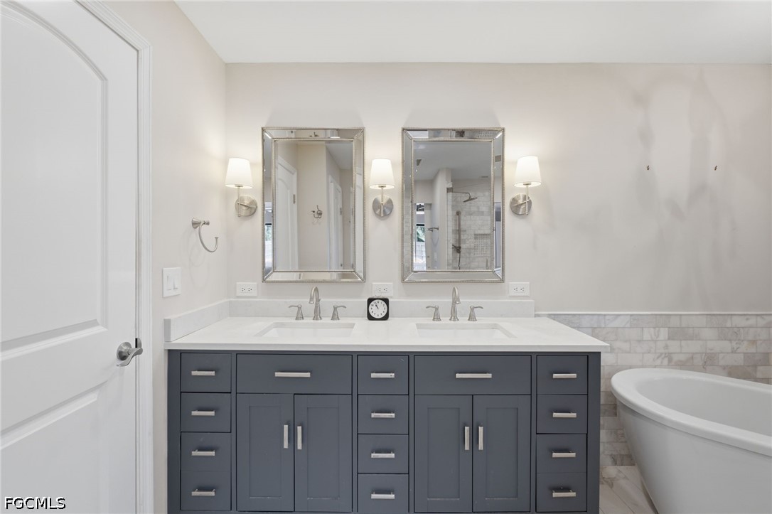 3 Bed Pool Home for Sale in Fort Myers, photo 15