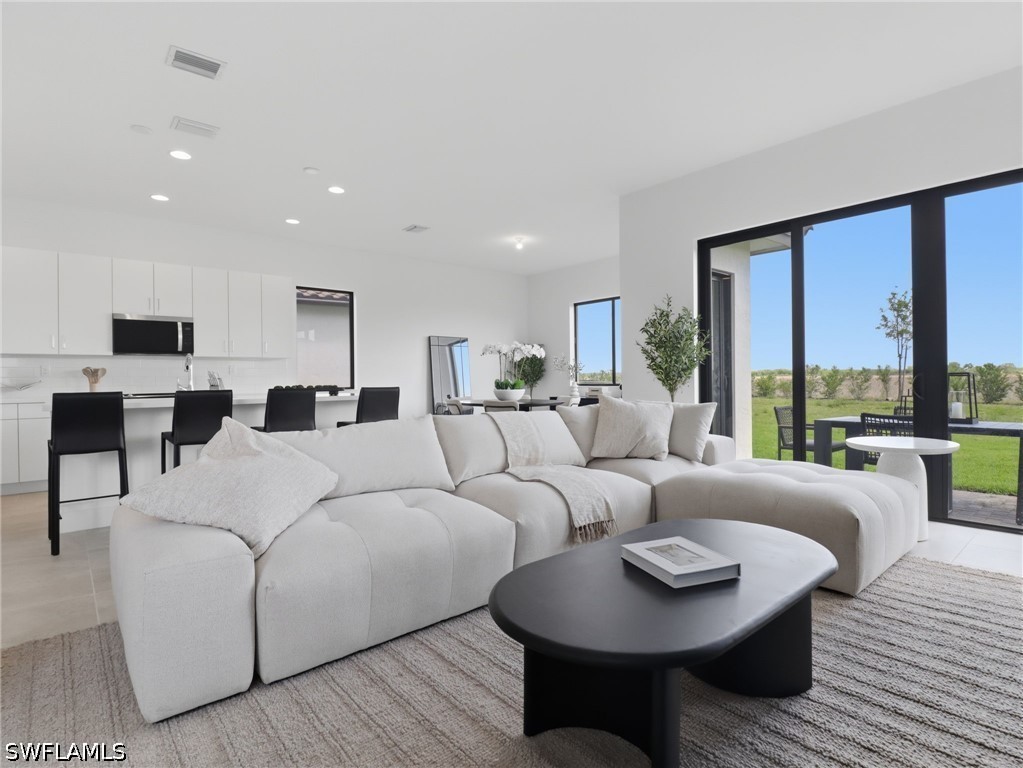 3 Bed SingleFamilyResidence for Sale in Silverwood, FL — photo 15
