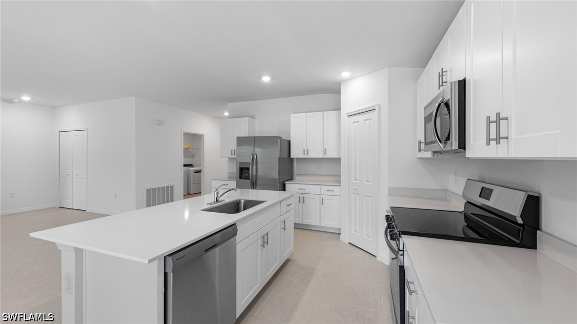 4 Bed SingleFamilyResidence for Sale in Lehigh Acres, photo 15