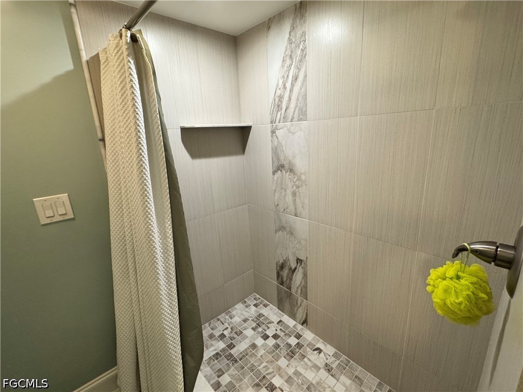 1 Bed Waterfront Home for Sale in Schooner Bay, photo 15