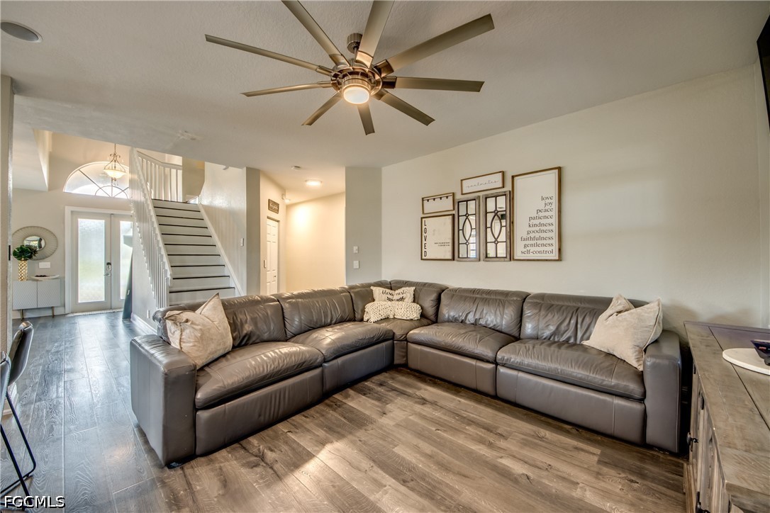 5 Bed SingleFamilyResidence for Sale in Fort Myers, FL — photo 15