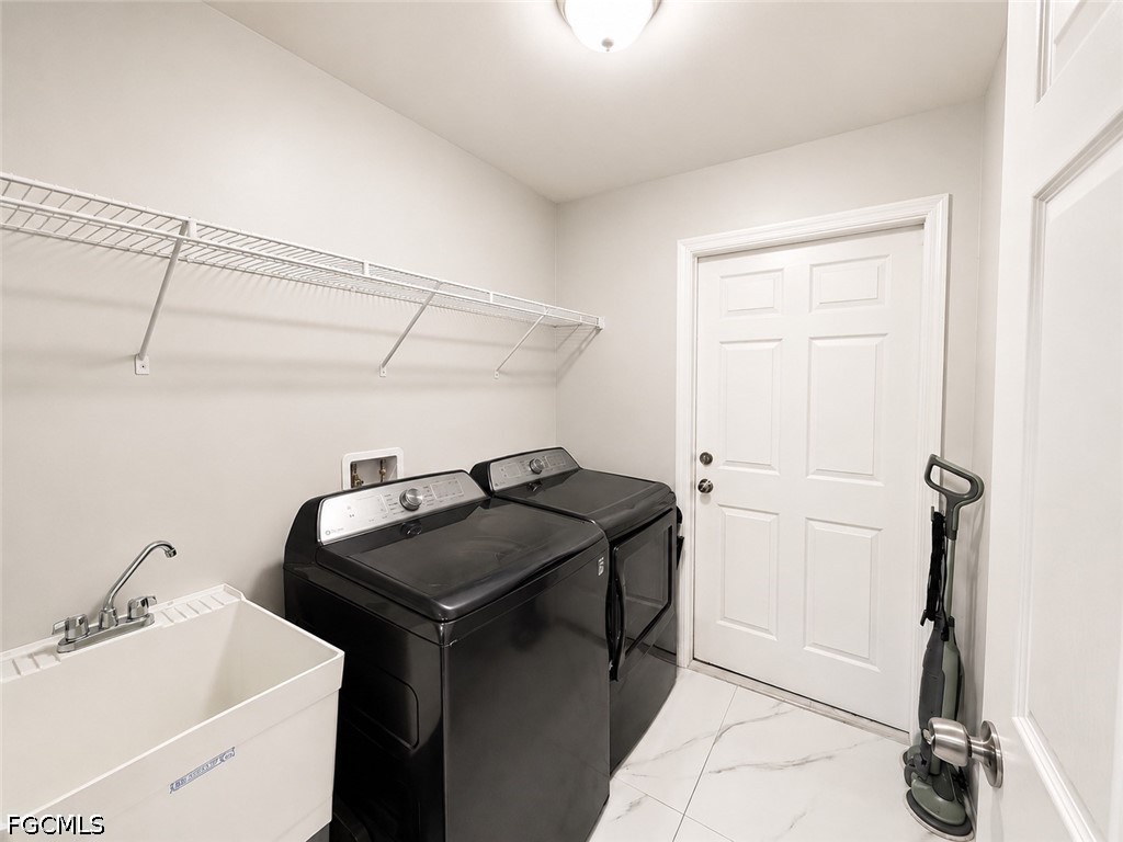 4 Bed SingleFamilyResidence for Sale in Lehigh Acres, photo 15