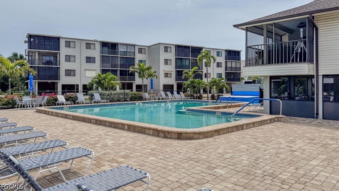 2 Bed Condominium for Sale in Fort Myers Beach, FL, $299,000 — photo 15