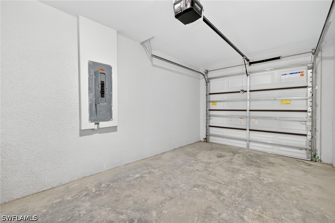 3 Bed SingleFamilyResidence for Sale in Lehigh Acres, photo 15