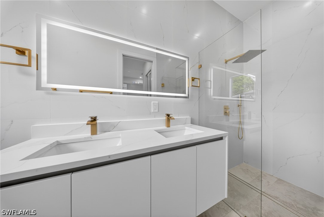 4 Bed SingleFamilyResidence for Sale in Naples, photo 15