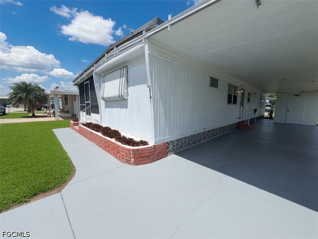 2 Bed ManufacturedHome for Sale in North Fort Myers, photo 15