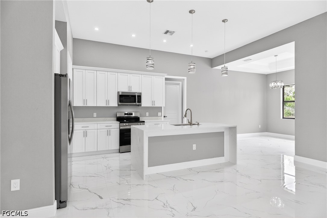 4 Bed SingleFamilyResidence for Sale in Lehigh Acres, photo 15