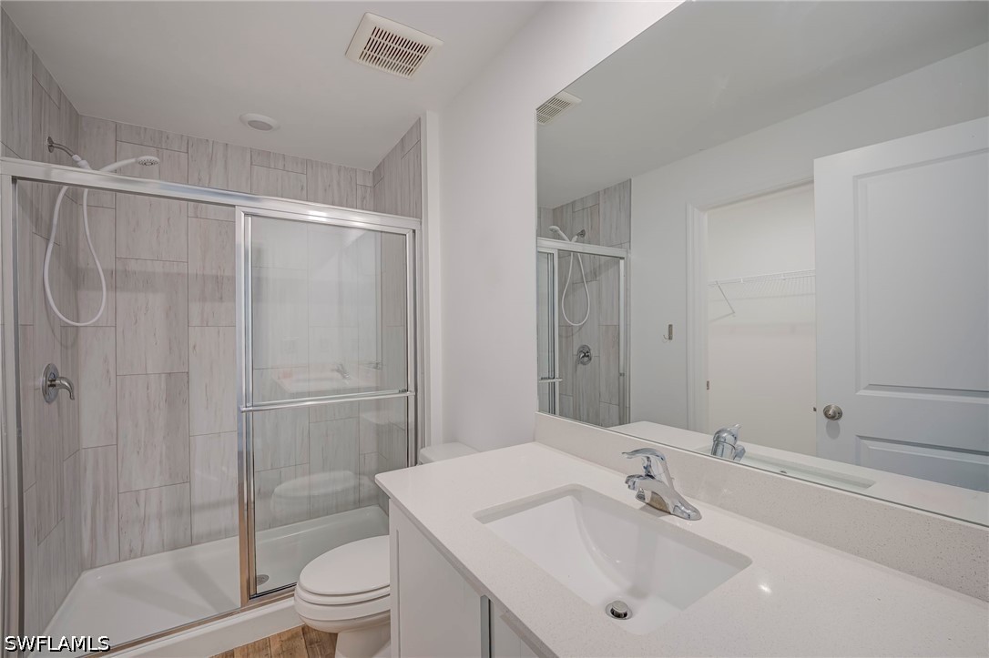 3 Bed SingleFamilyResidence for Sale in Mirror Lakes, photo 15