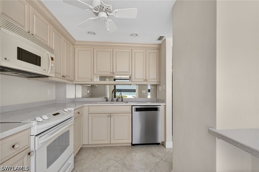 2 Bed Waterfront Home for Sale in Marco Island, photo 15