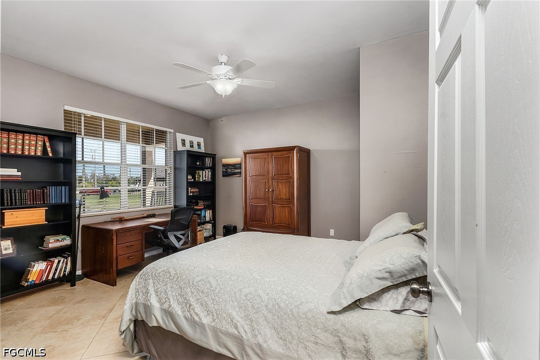 4 Bed SingleFamilyResidence for Sale in Mirror Lakes, FL — photo 15