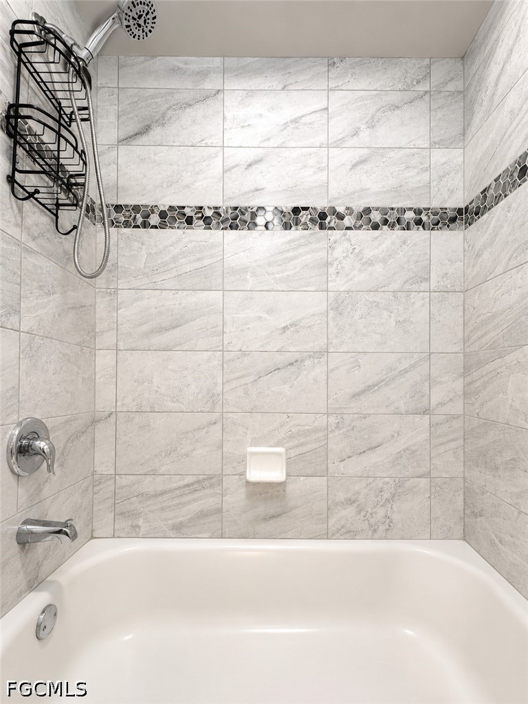 3 Bed SingleFamilyResidence for Sale in Cape Coral, photo 15
