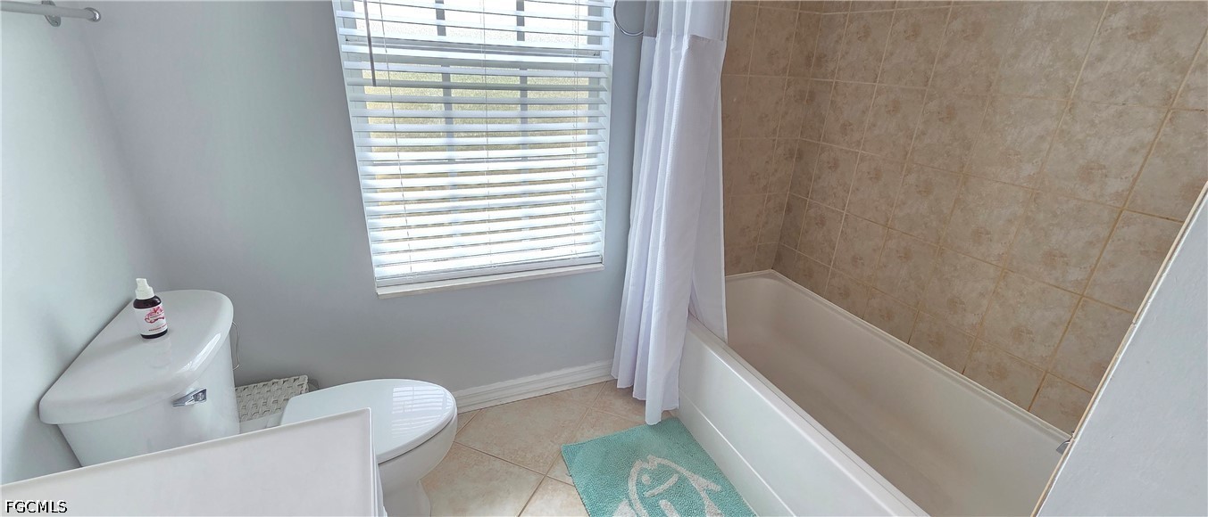 3 Bed Waterfront Home for Sale in Fort Myers, photo 15