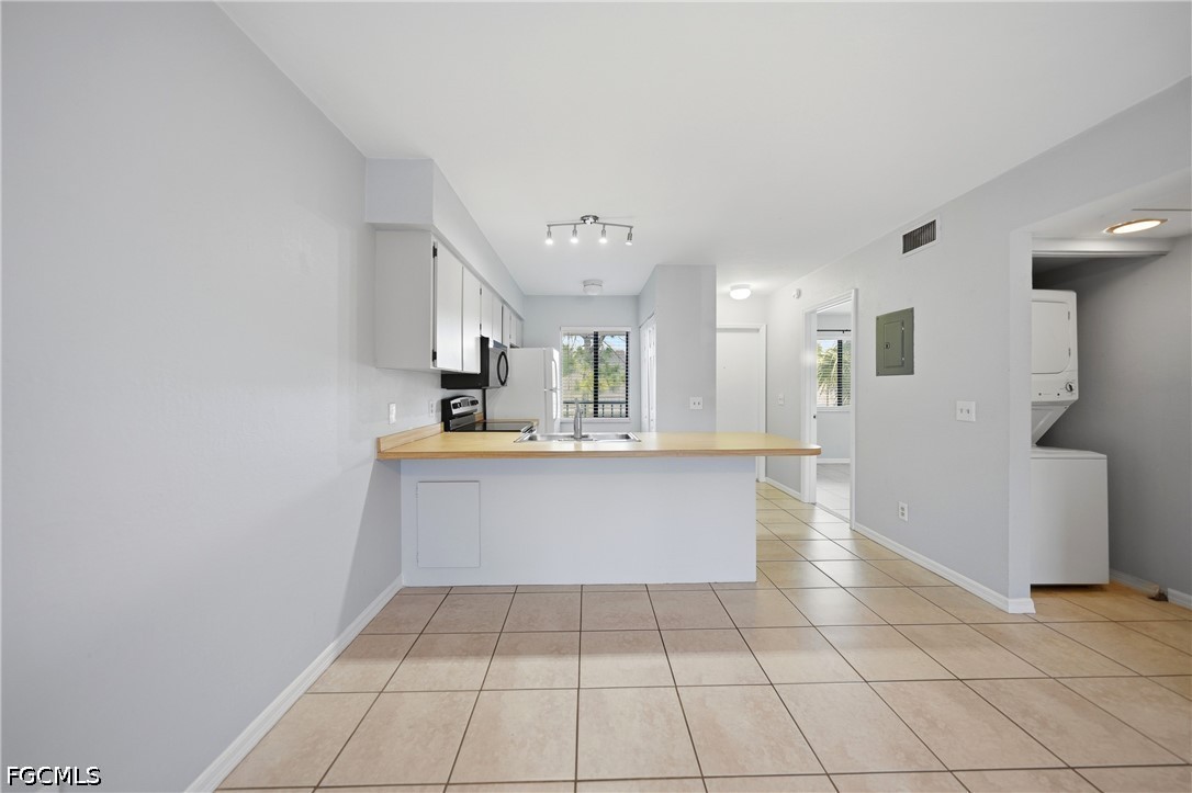 2 Bed Condominium for Sale in Westchester, photo 15
