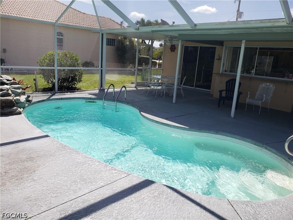 2 Bed Pool Home for Sale in Cape Coral, photo 15