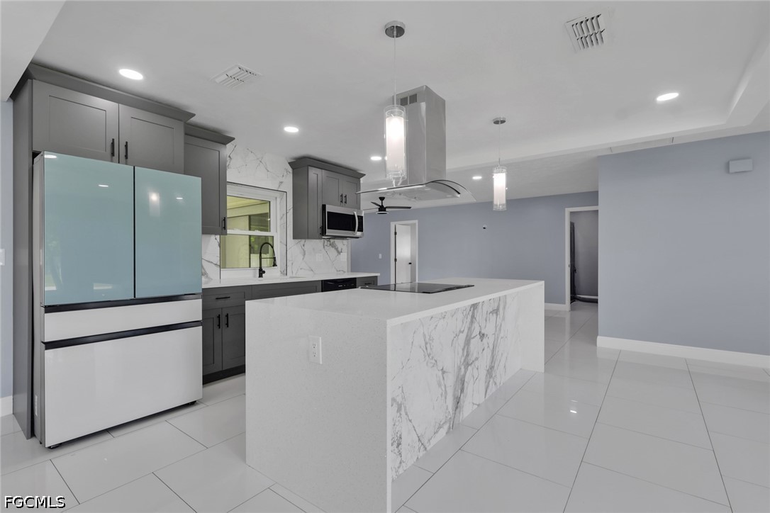 3 Bed SingleFamilyResidence for Sale in Cape Coral, photo 15