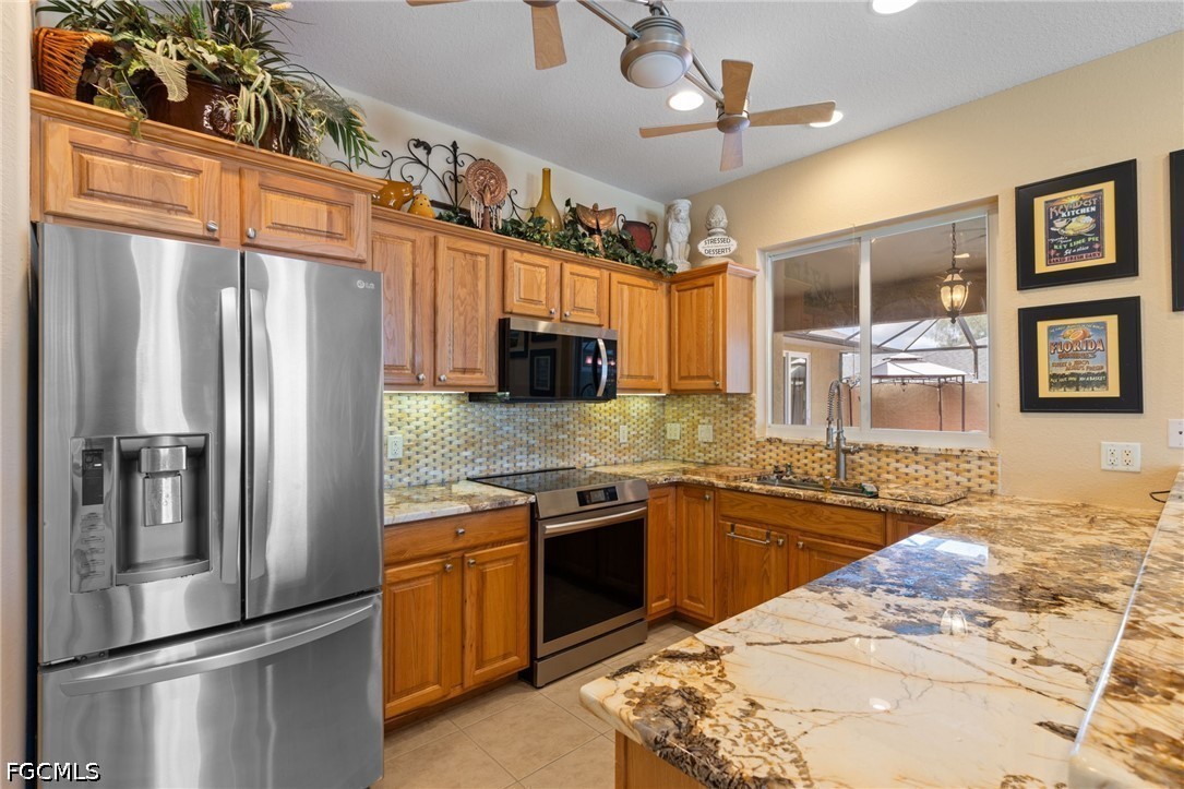 3 Bed Pool Home for Sale in Cape Coral, photo 15