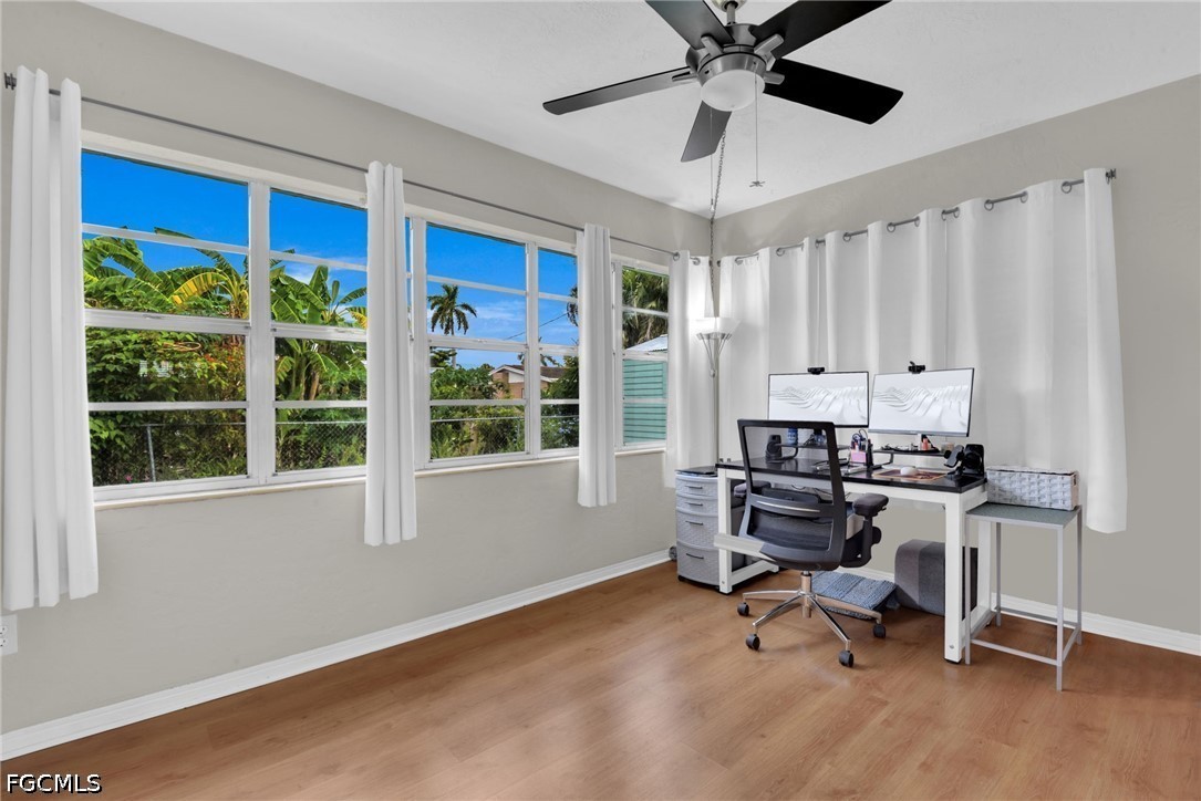 2 Bed SingleFamilyResidence for Sale in Mcgregor Groves, FL — photo 15