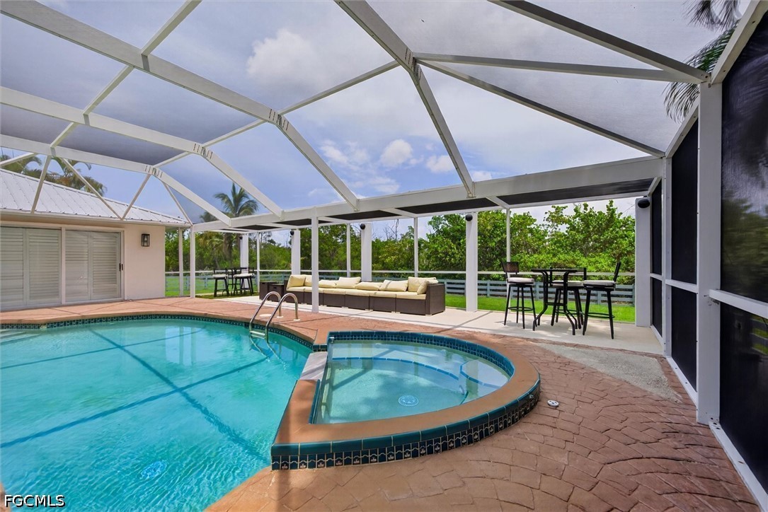 4 Bed Pool Home for Sale in Sanibel, FL, $1,375,000 — photo 15