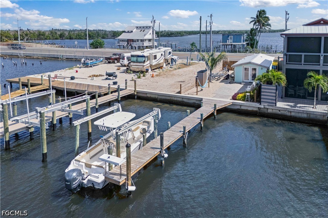 2 Bed Waterfront Home for Sale in Matlacha, FL, $399,900 — photo 15