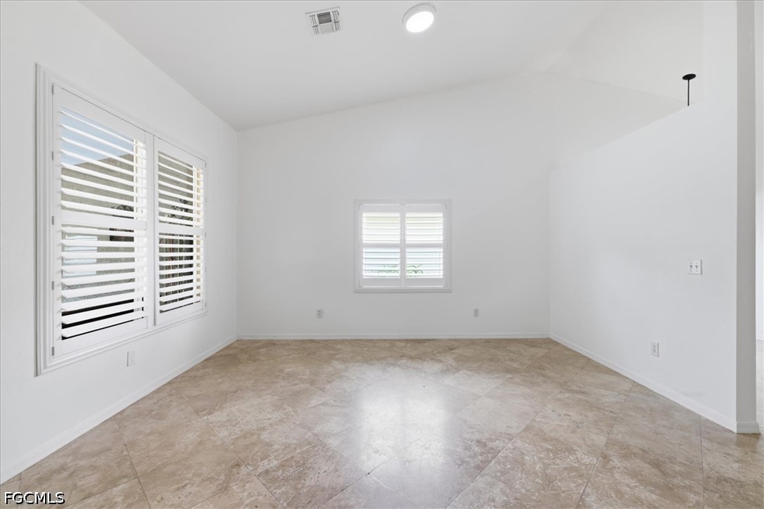 3 Bed SingleFamilyResidence for Sale in Fort Myers, FL — photo 15