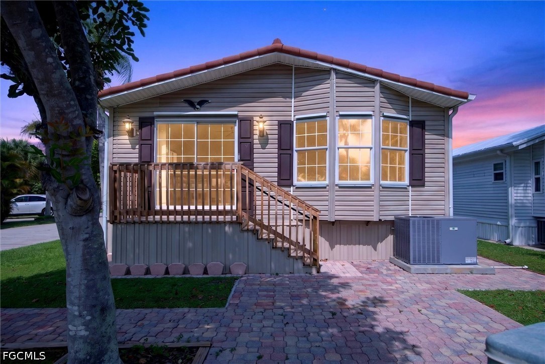 2 Bed ManufacturedHome for Sale in Estero, FL, $170,000 — photo 15