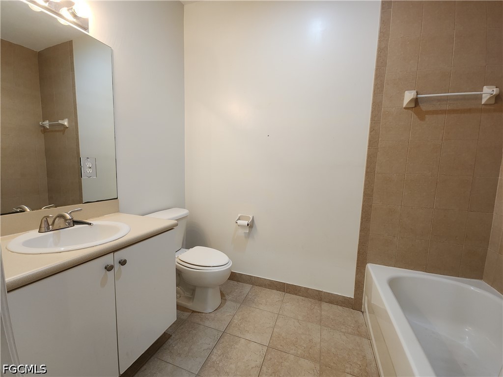 3 Bed Condominium for Sale in Fort Myers, photo 15