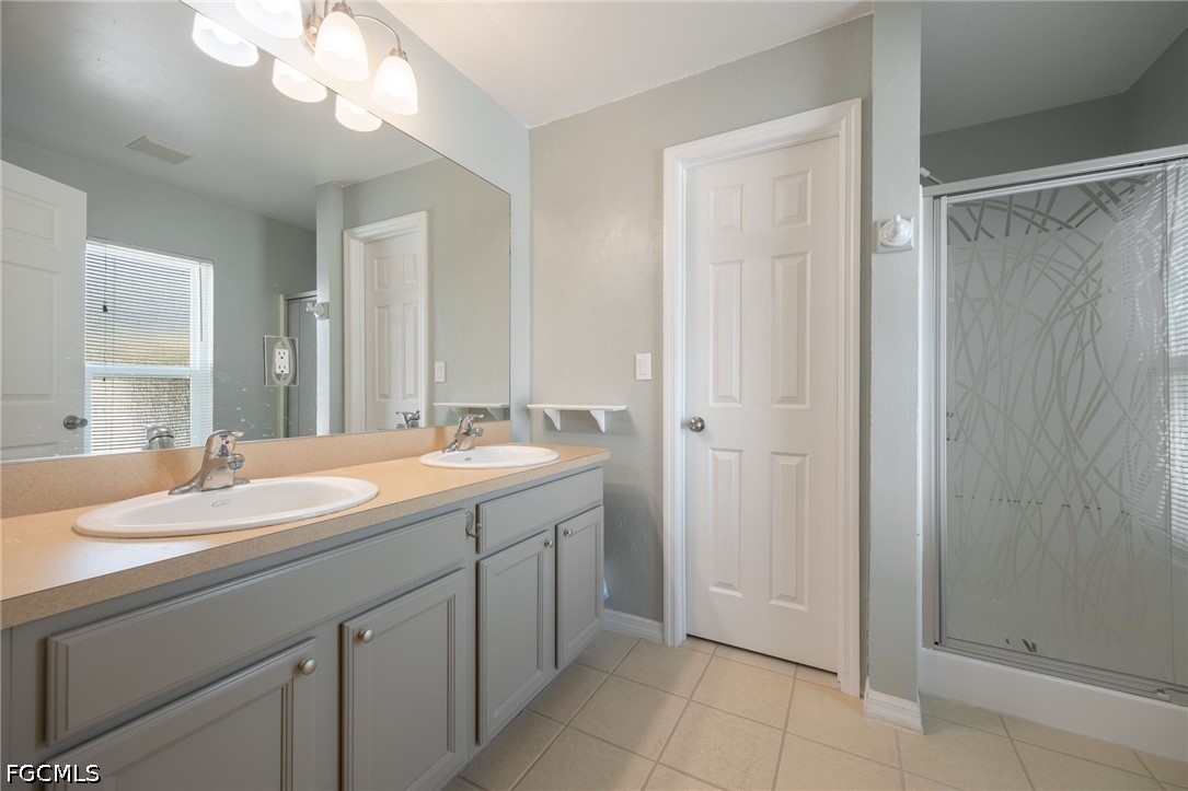 3 Bed SingleFamilyResidence for Sale in Cape Coral, photo 15