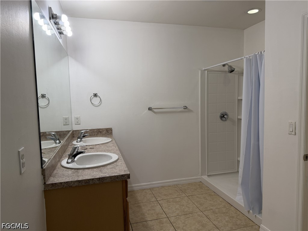 3 Bed SingleFamilyResidence for Sale in Cape Coral, FL — photo 15