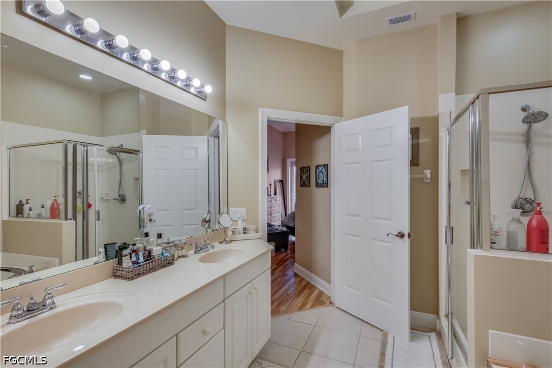 3 Bed Waterfront Home for Sale in Riviera, FL, $324,900 — photo 15
