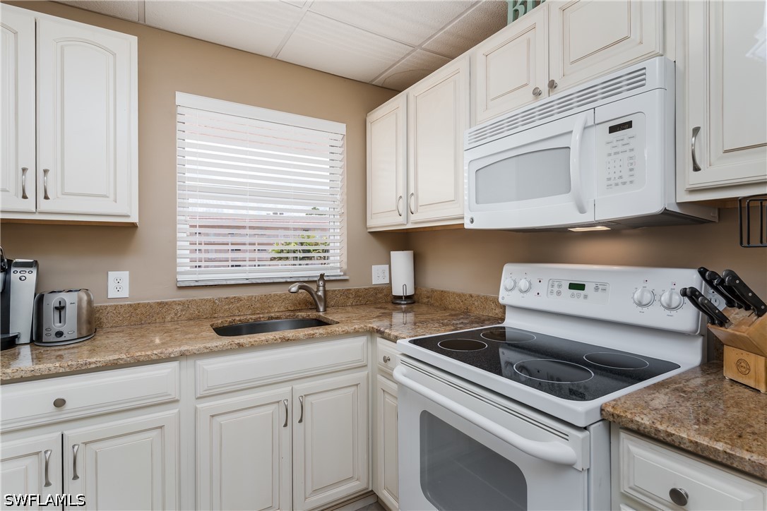 2 Bed Condominium for Sale in Naples, FL, $3,000 — photo 15