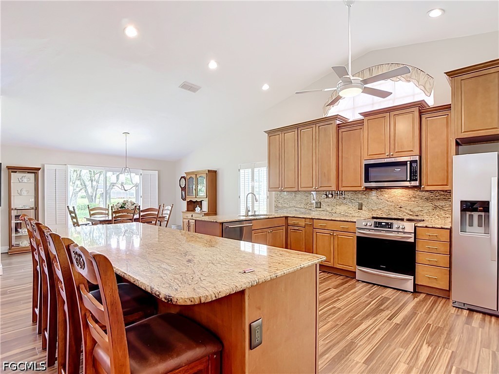 3 Bed SingleFamilyResidence for Sale in North Fort Myers, photo 15