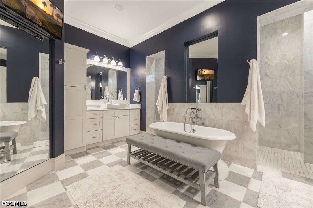 3 Bed Pool Home for Sale in Old Fort Denaud, photo 15