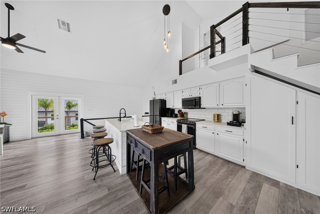 3 Bed SingleFamilyResidence for Sale in Logan Woods, FL — photo 15