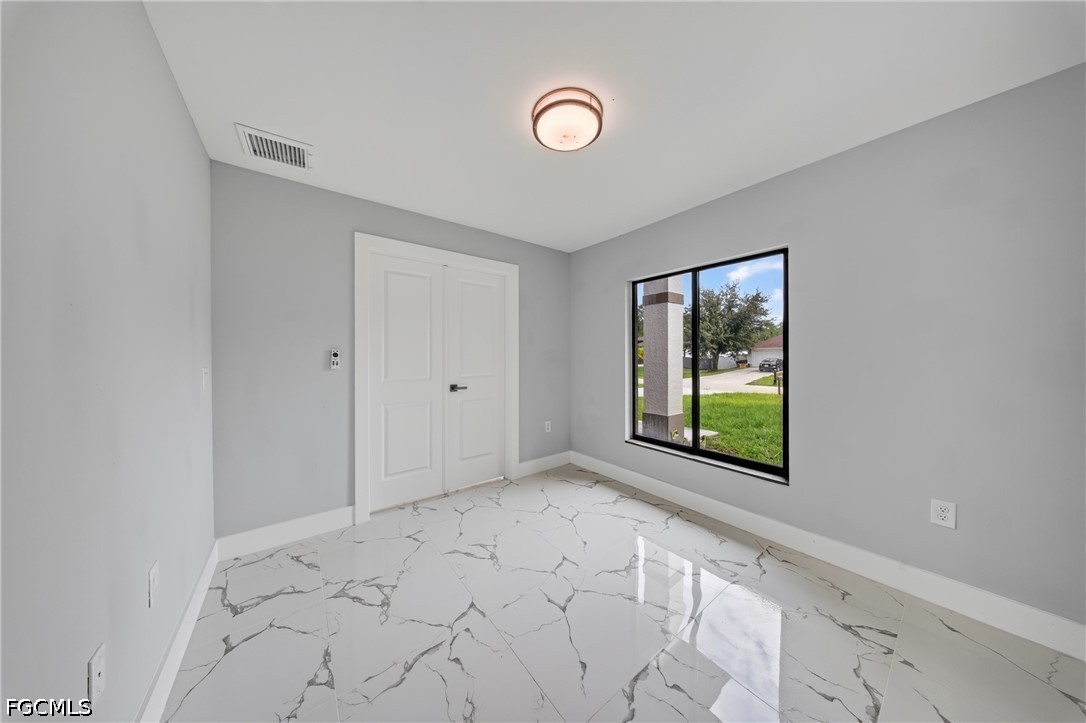3 Bed SingleFamilyResidence for Sale in Lehigh Acres, photo 15