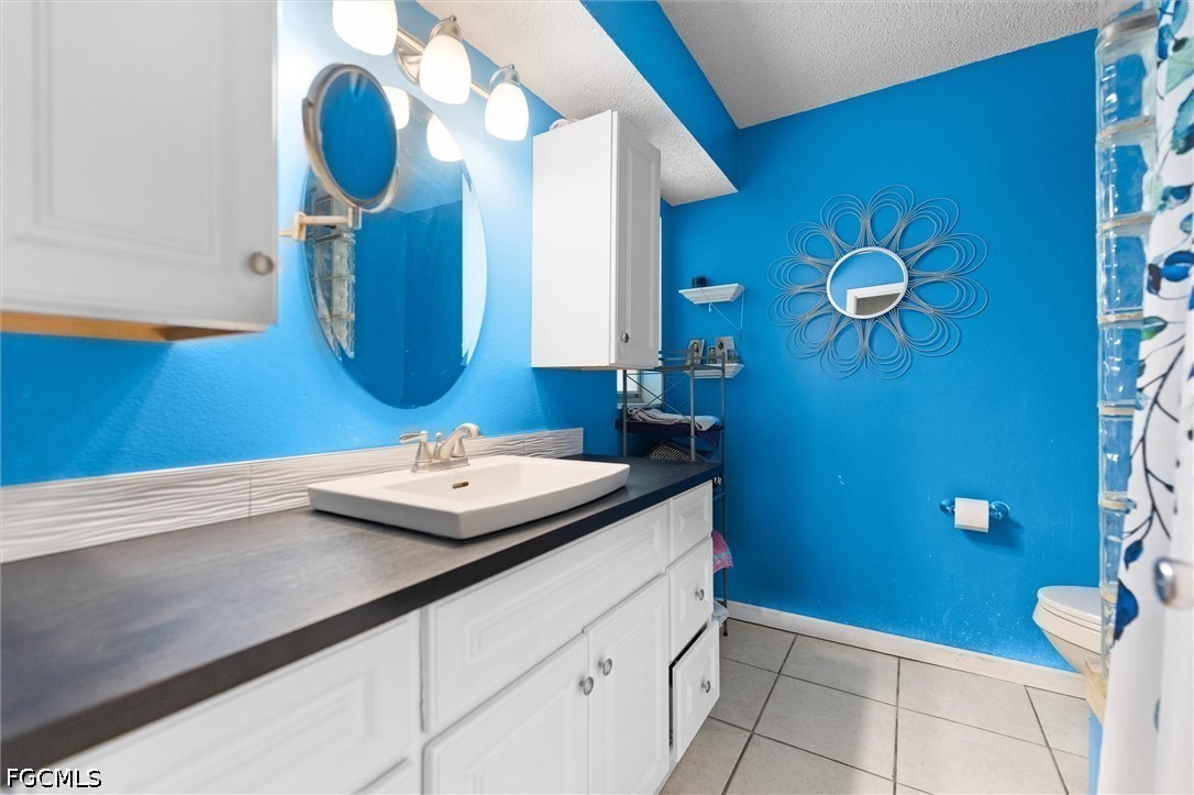 2 Bed SingleFamilyResidence for Sale in Lehigh Acres, photo 15