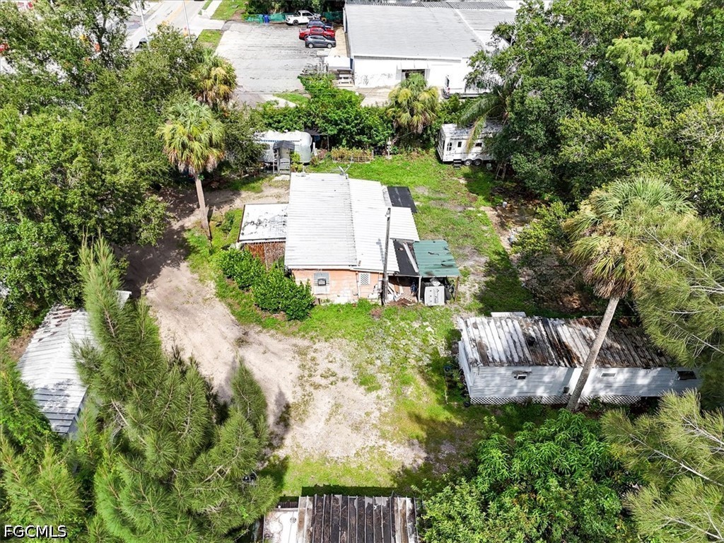 6 Bed SingleFamilyResidence for Sale in Fort Myers, FL — photo 15