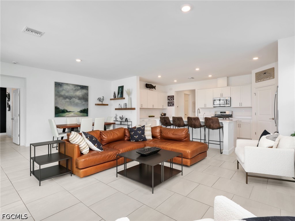 3 Bed Pool Home for Sale in Verdana Village, photo 15
