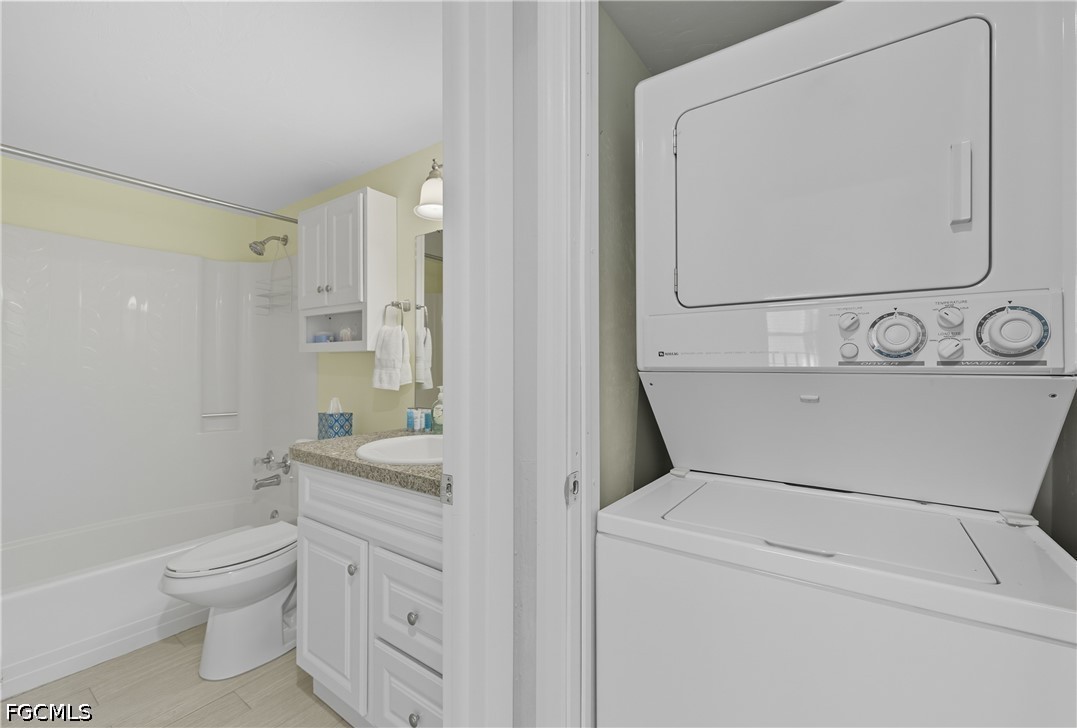 2 Bed Waterfront Home for Sale in Fort Myers, FL, $1,600 — photo 15