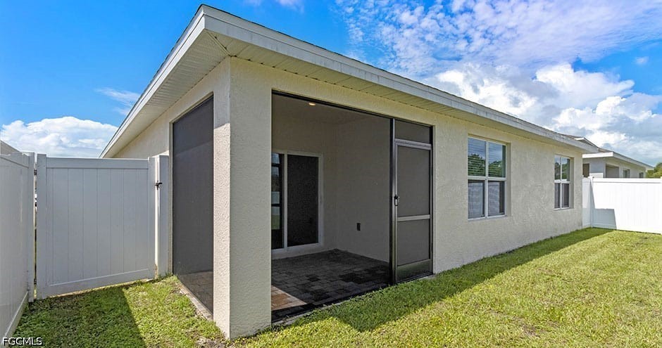 3 Bed SingleFamilyResidence for Sale in Not Applicable, FL — photo 15