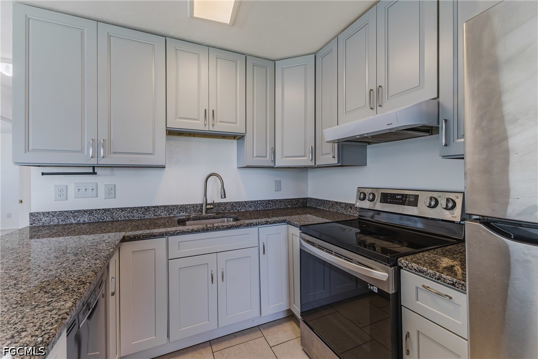 2 Bed Attached for Sale in Pinewood Villas, FL, $160,000 — photo 15